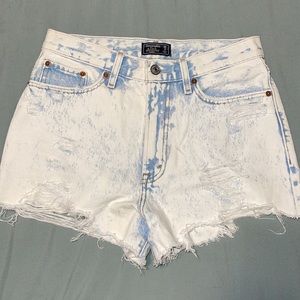 High waisted light wash shorts